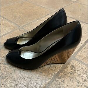 Like new Nine West leather pumps sz 9.5